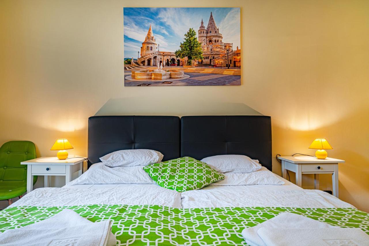 Hotel Bobbio Будапеща Екстериор снимка