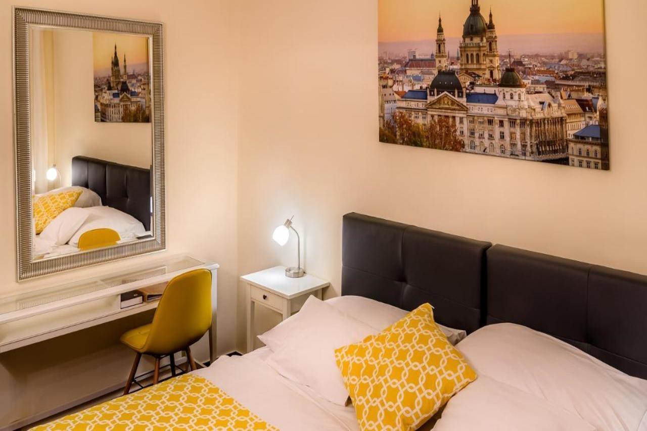 Hotel Bobbio Будапеща Екстериор снимка