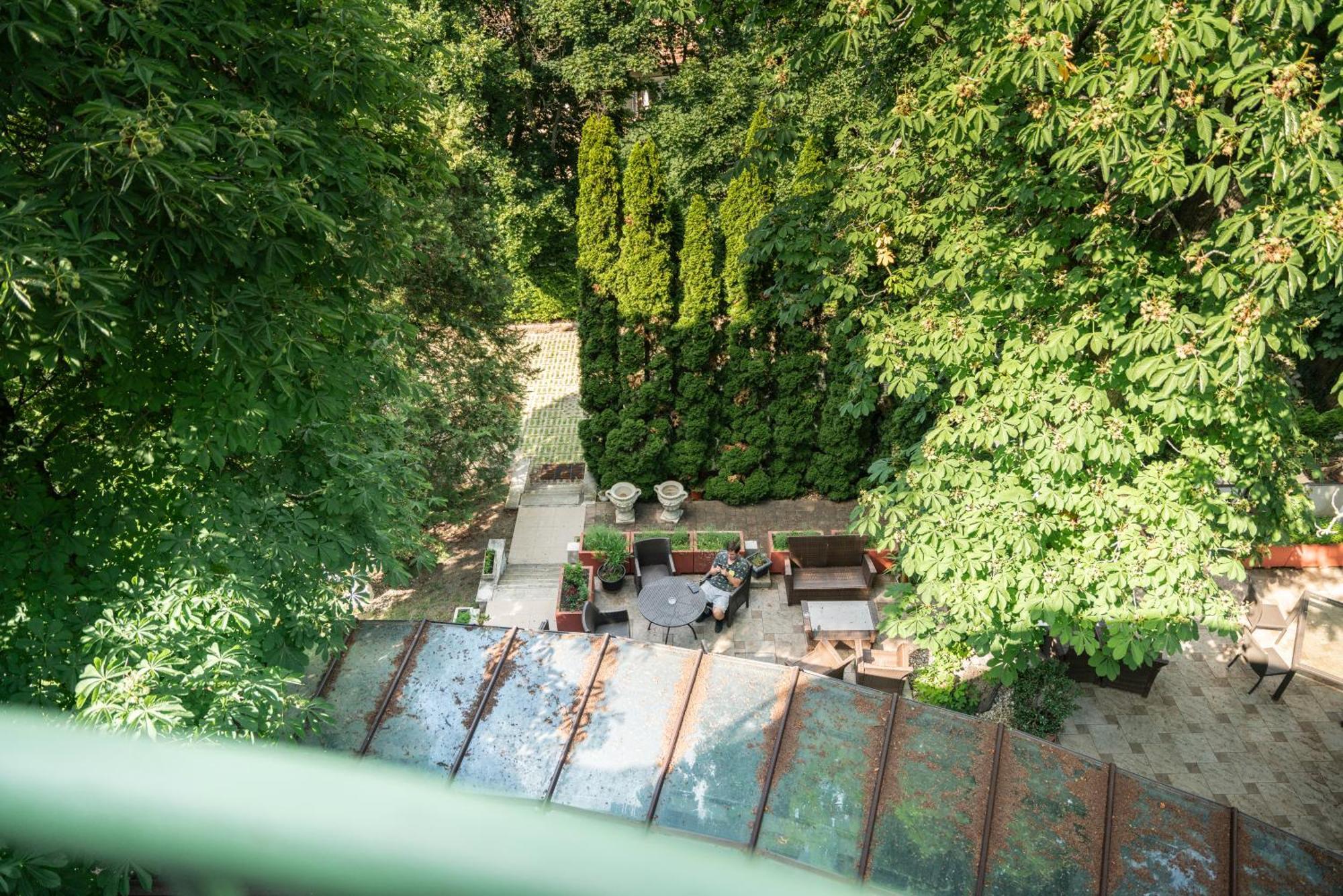 Hotel Bobbio Будапеща Екстериор снимка