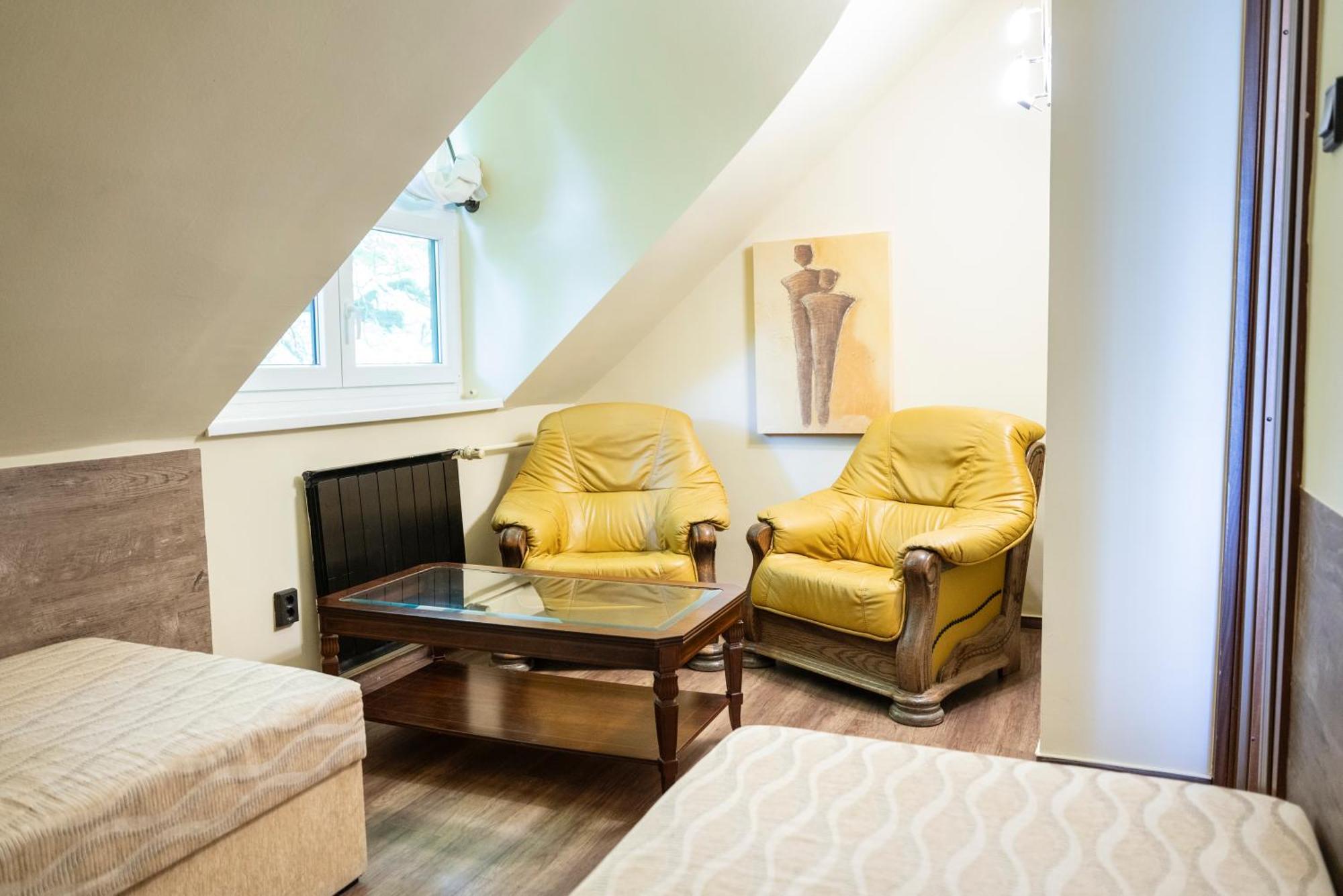 Hotel Bobbio Будапеща Екстериор снимка