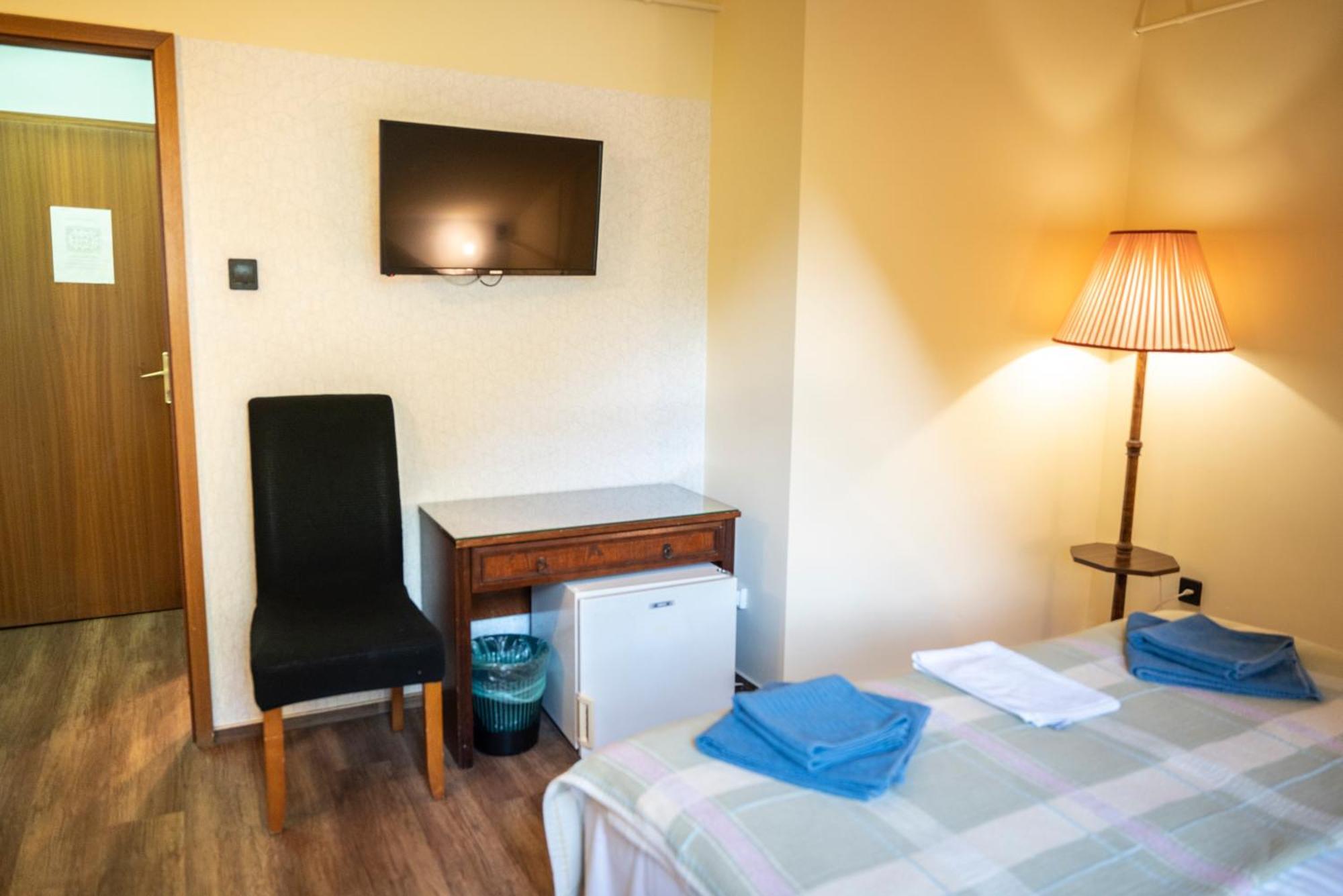 Hotel Bobbio Будапеща Екстериор снимка