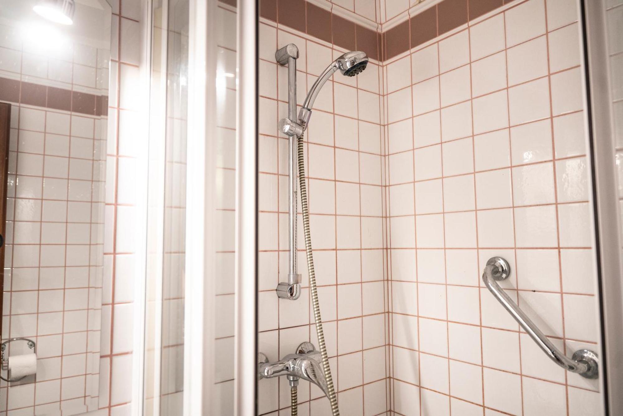 Hotel Bobbio Будапеща Екстериор снимка