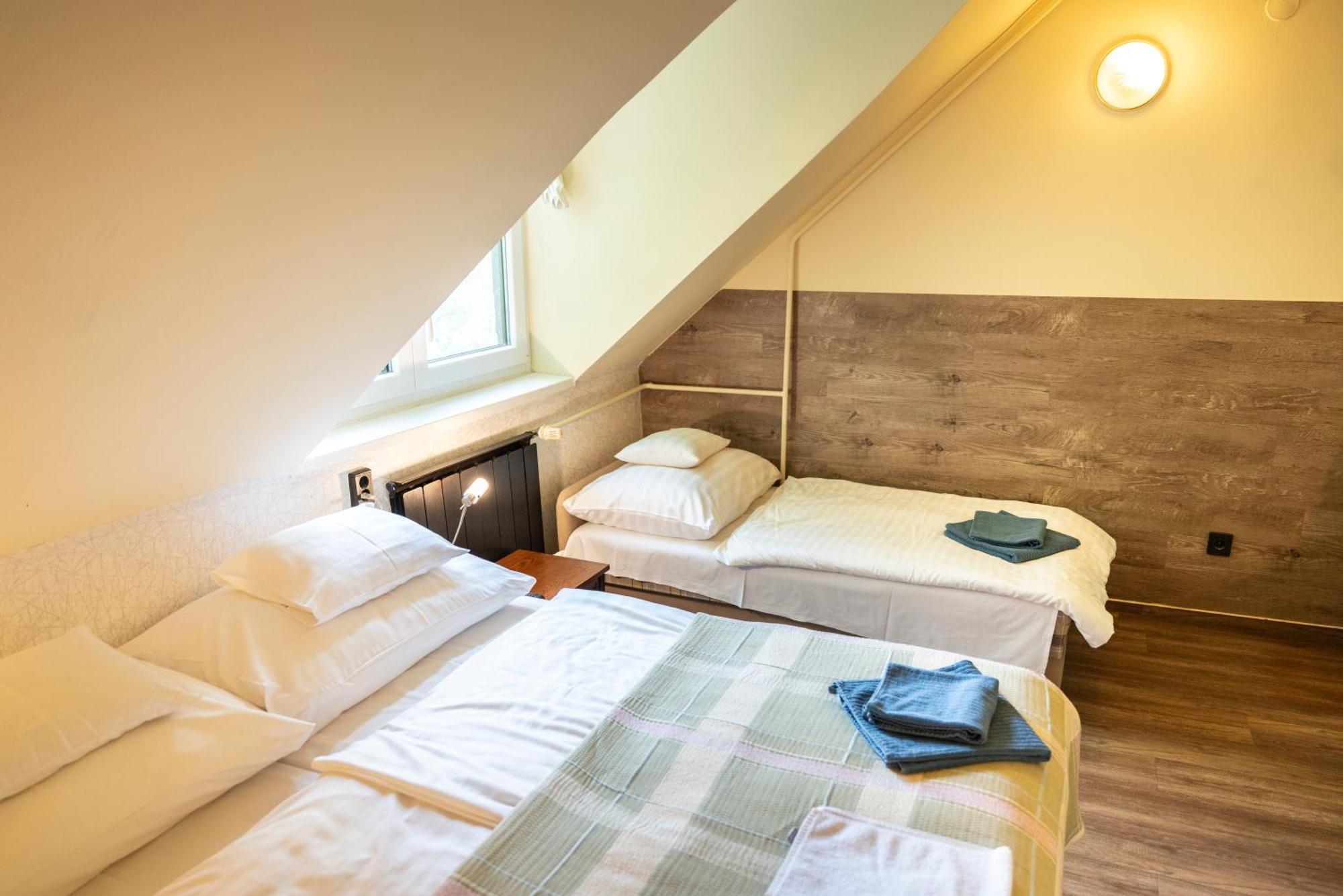 Hotel Bobbio Будапеща Екстериор снимка