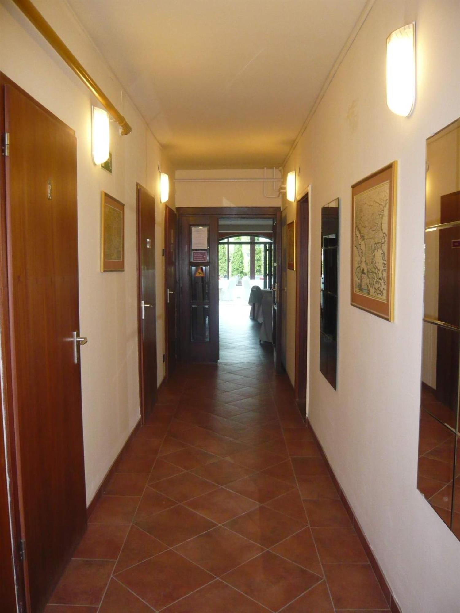 Hotel Bobbio Будапеща Екстериор снимка
