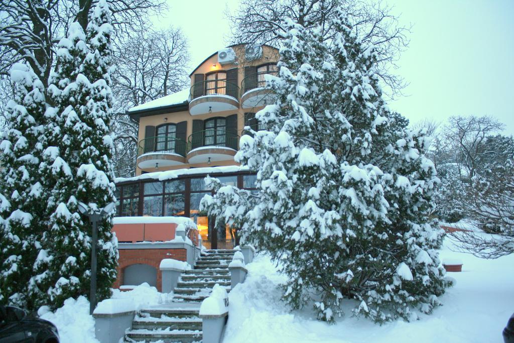 Hotel Bobbio Будапеща Екстериор снимка
