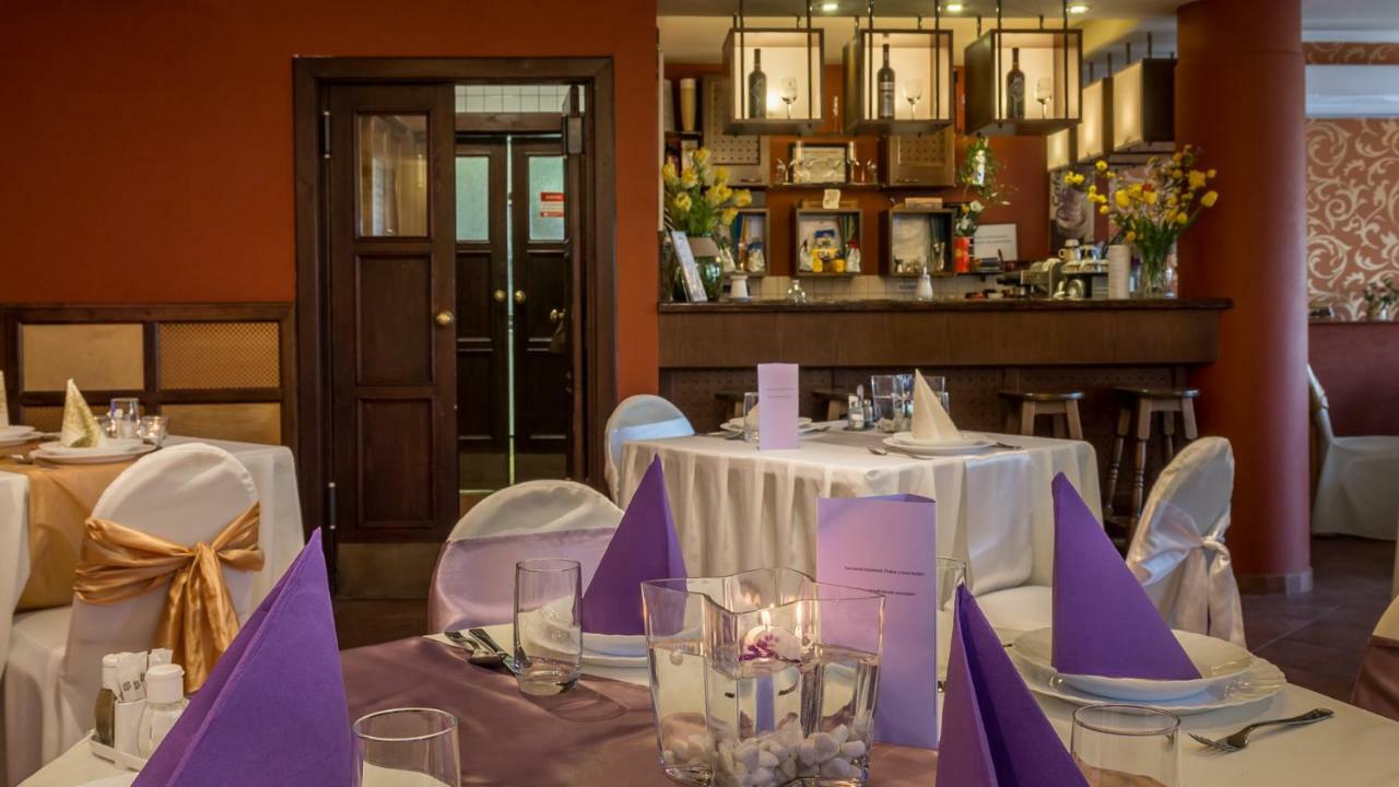 Hotel Bobbio Будапеща Екстериор снимка