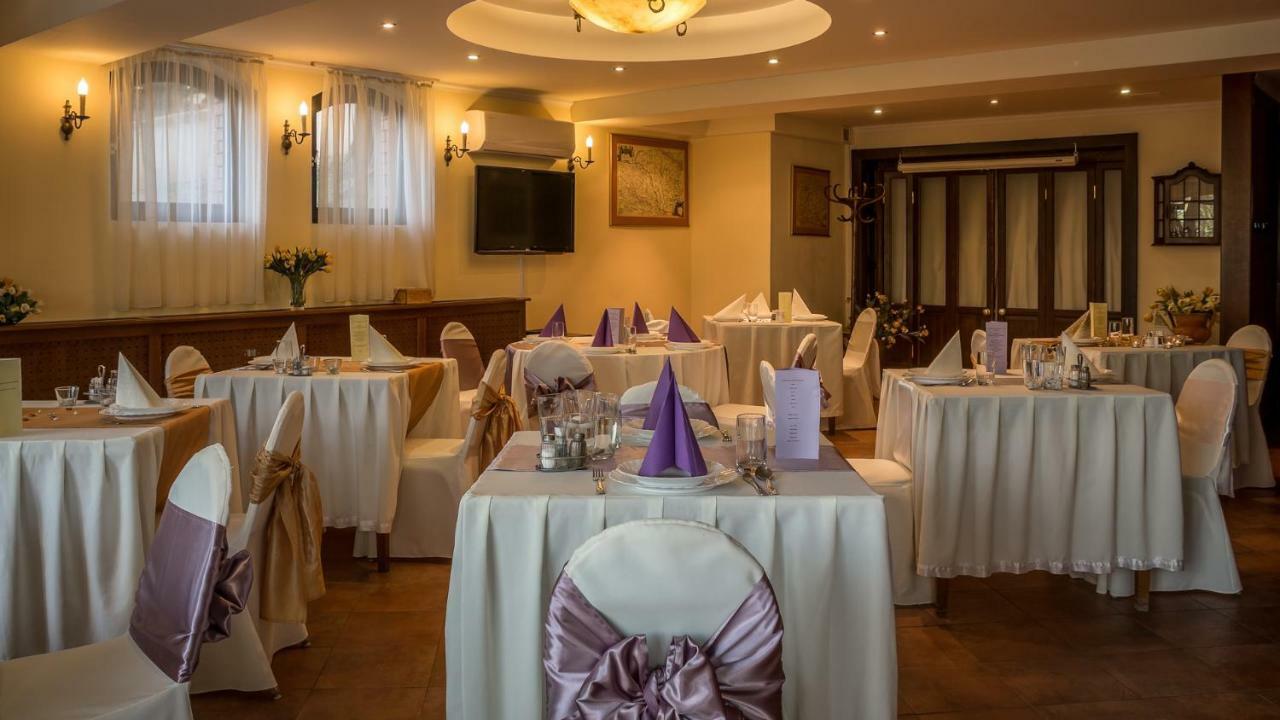 Hotel Bobbio Будапеща Екстериор снимка