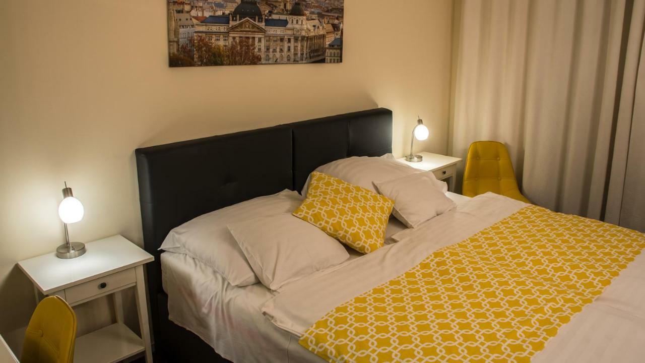 Hotel Bobbio Будапеща Екстериор снимка