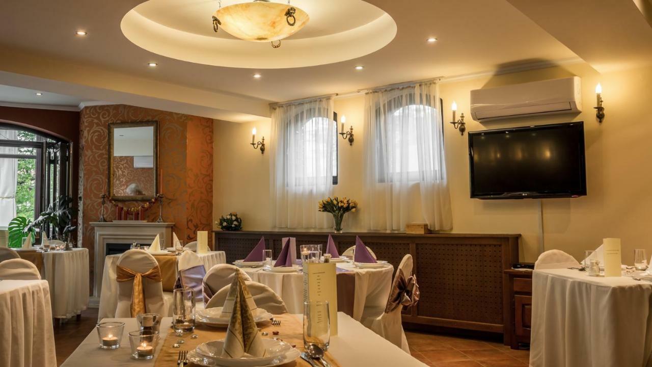 Hotel Bobbio Будапеща Екстериор снимка