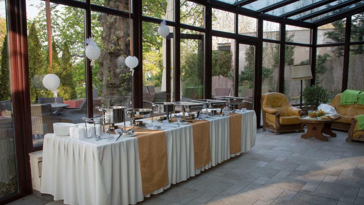 Hotel Bobbio Будапеща Екстериор снимка
