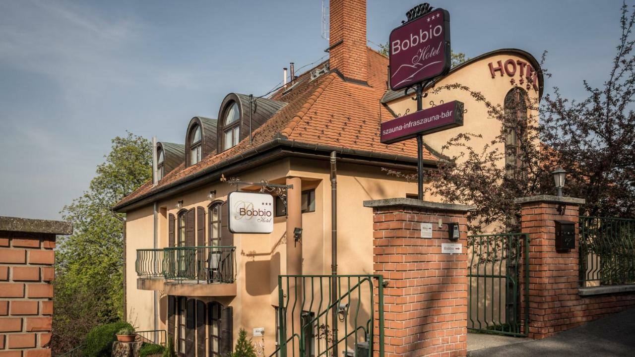 Hotel Bobbio Будапеща Екстериор снимка